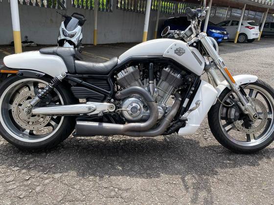 HARLEY-DAVIDSON V-ROD MUSCLE HARLEY-DAVIDSON V-ROD MUSCLE